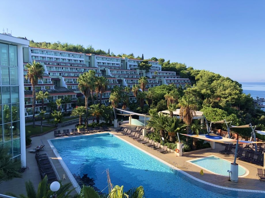 travel-product-img-11 Eames lounge chair - Image 1