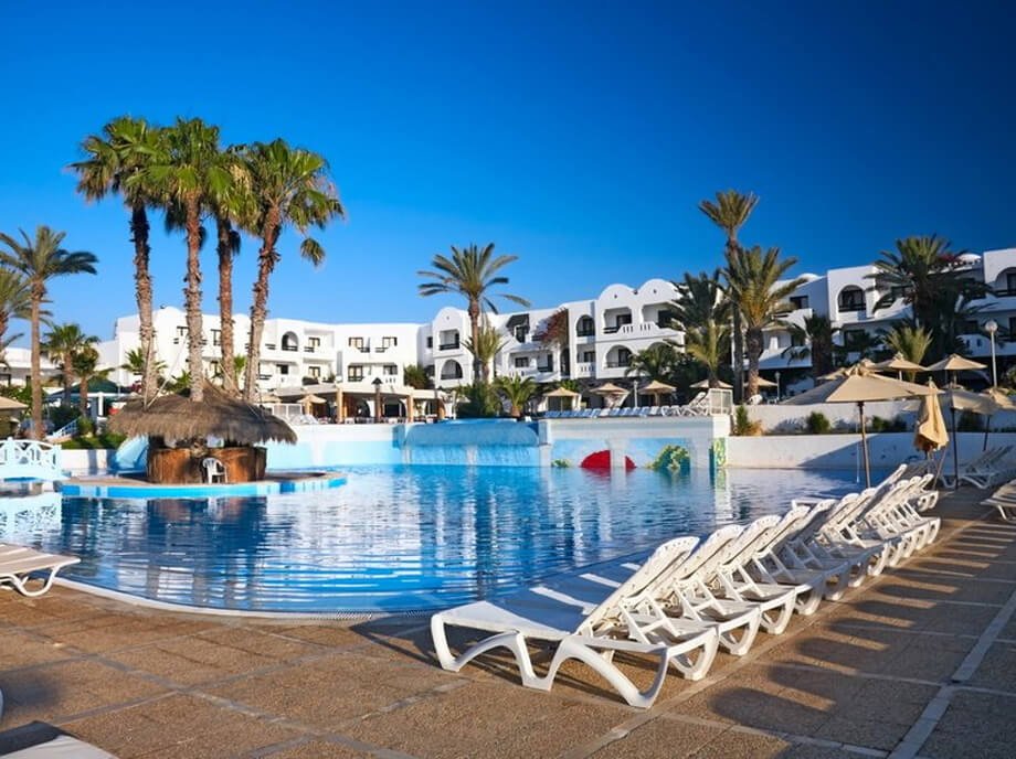 travel-product-img-4 Eames plastic side chair - Image 1